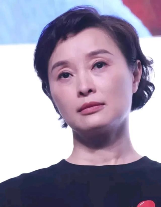 明星怼脸拍生图，无滤镜下的真面目，网友：粉丝看了都要吓跑脱粉