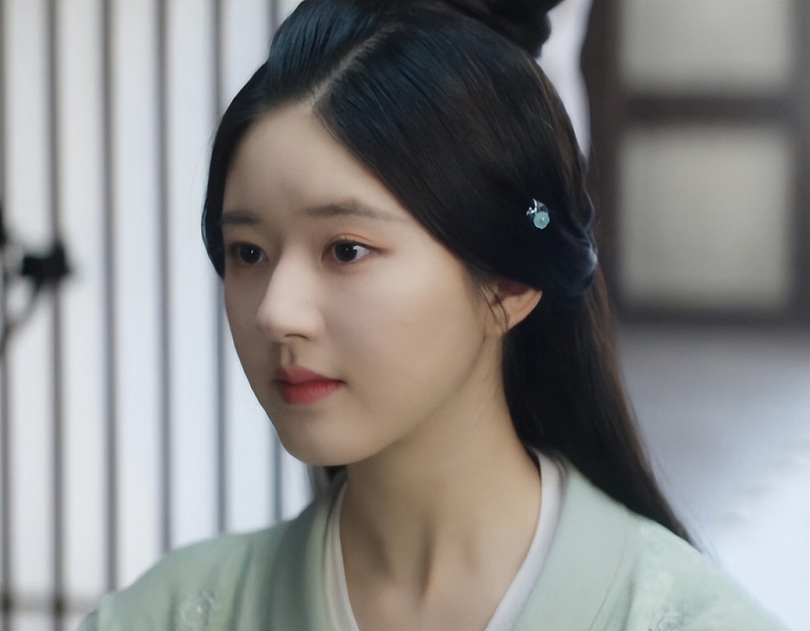 古装剧《珠帘玉幕》收视炸了,打了多少资方的脸,赵露思又赌对