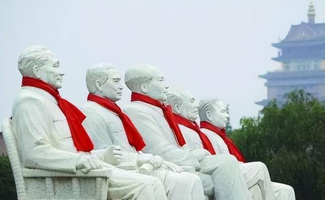 喜迎国庆!天安门前的新伟人像感动了无数国人.