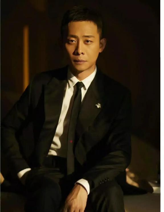 戏里赤裸上阵，生活中守身如玉，曾“一脱扬名”她51岁了还没对象