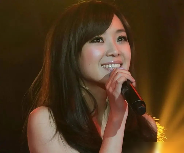 耐人寻味!刀郎与云朵之间不止师徒情?演唱会上徐子尧身份也成谜