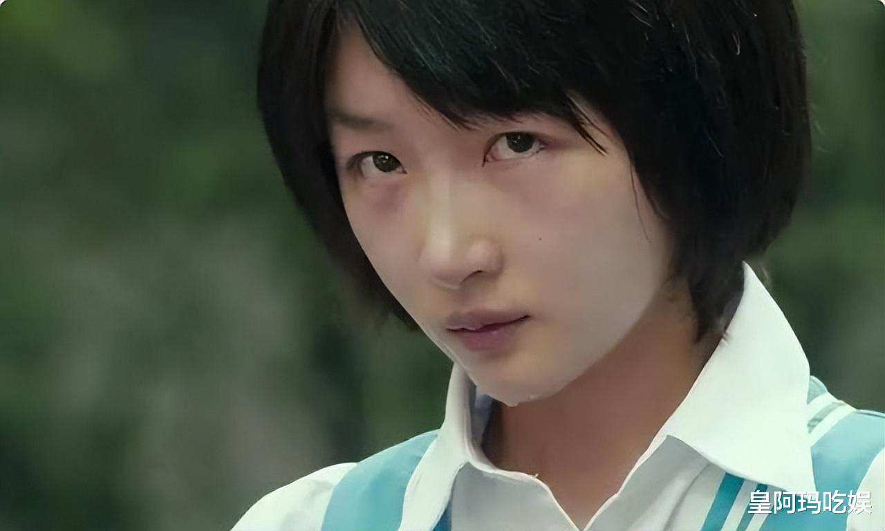 32岁周冬雨外貌大变!打扮减龄有女人味,有恋情绯闻后像换了个人