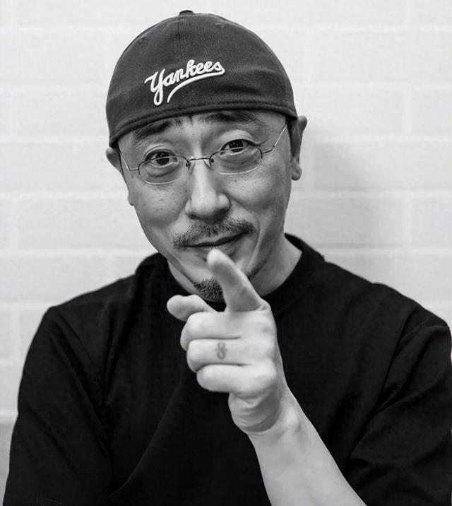 演员宁理:当红时娶外国妞生两女,低潮在家吃10年软饭,中年翻红