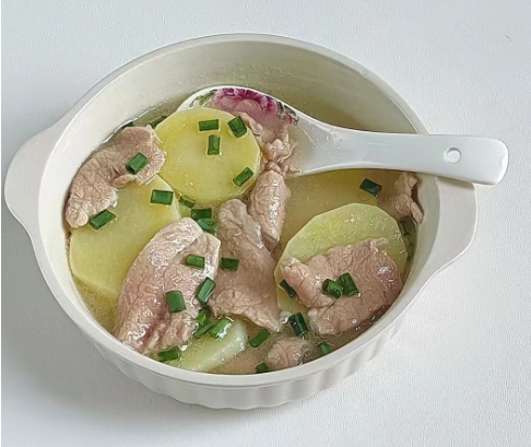 土豆遇到它，才知啥是绝配！春季要敞开吃，营养美味，别不懂吃