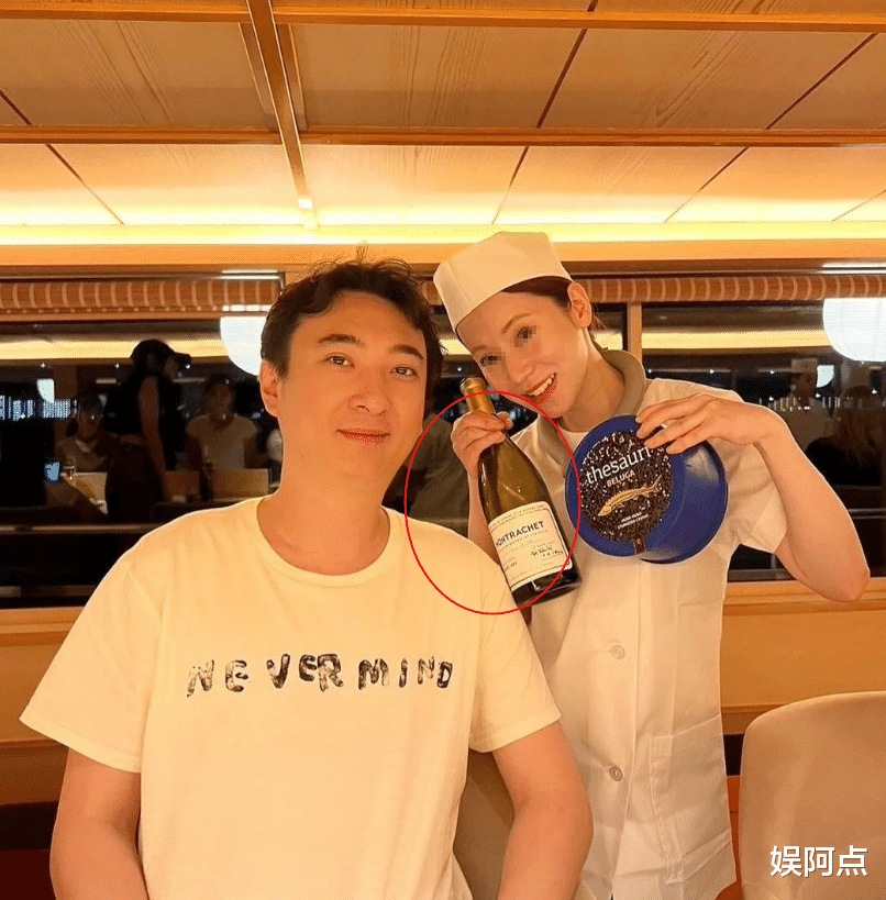 王健林近照模样大变，瘦成皮包骨！王思聪仍然在东京和女友撒狗粮