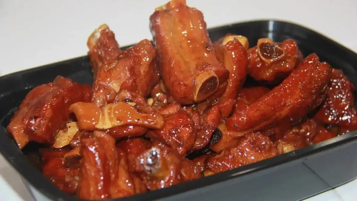 排骨直接焯水，难怪腥味重！多做一步，排骨软烂可口，香味十足