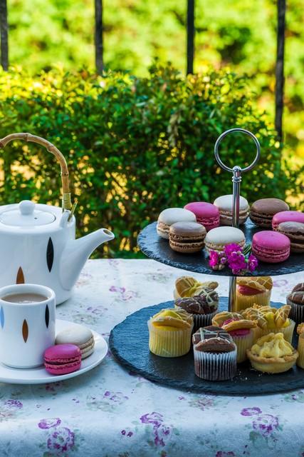 工作一天了，来杯下午茶，搞两片糕点，休息一下