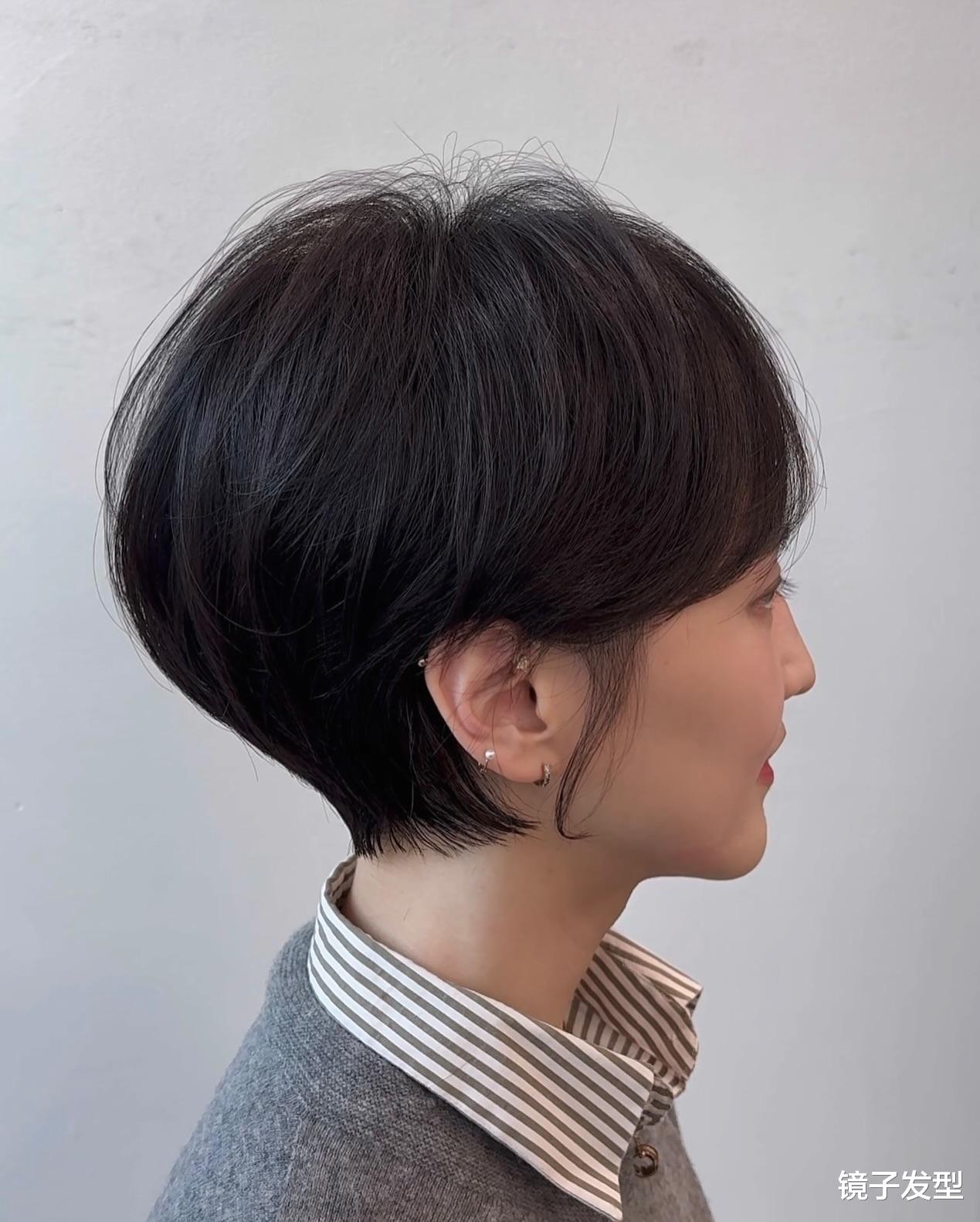 最火立体短发来了，饱满后脑勺可挂耳，很适合头型扁平的女士