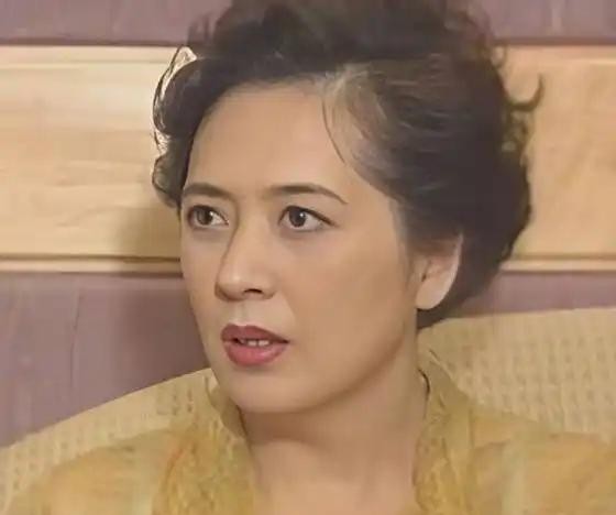 4年前,刘銮雄长子刘鸣炜,将财产转卖给甘比,如今才懂他的精明