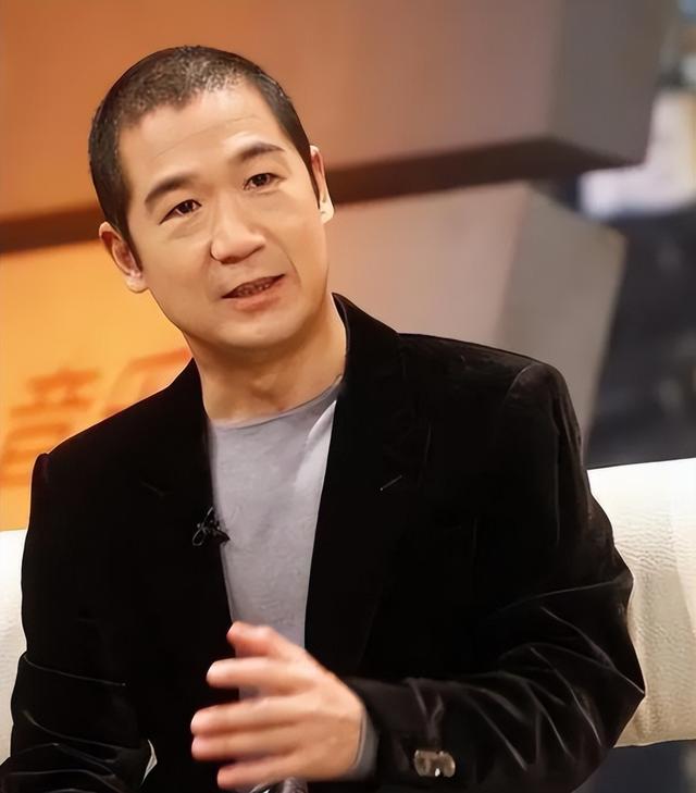 事实表明，定居泰国的张默再也没人能管的住了！就连张国立也没辙