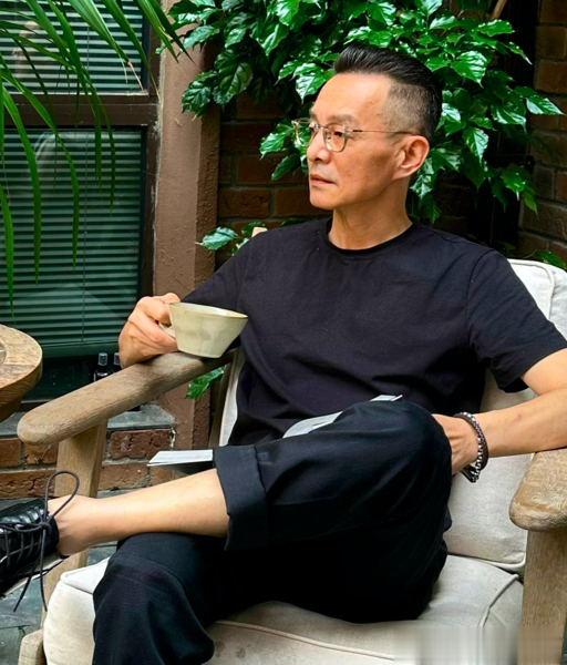 中年男人常见的3种“大叔发型”,老气显土,偏偏很多大叔喜欢留