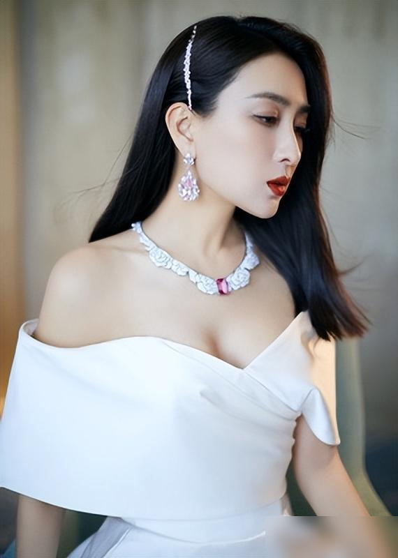 娱乐圈的“人间尤物”,3个“女海王”,一个比一个会玩