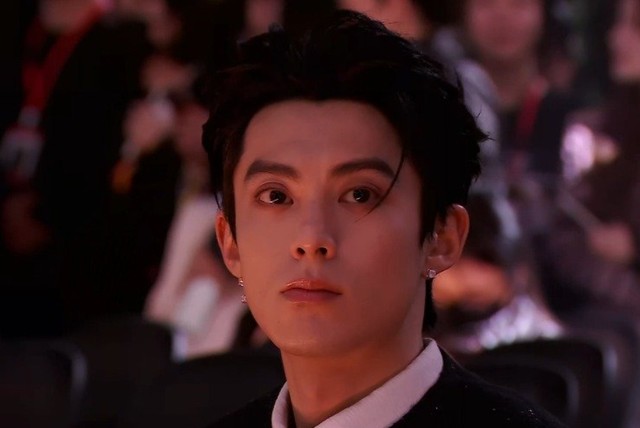 颁奖礼成“照妖镜”，内娱拜高踩低体现淋漓尽致，赵丽颖深受其害