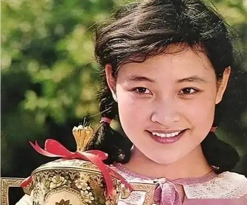 春晚至今后悔邀请她，捧了个“麻烦精”，导演：当时我都不想活了