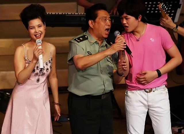 84岁李双江投奔前妻，你以为只是李天一梦鸽圈钱离去，没那么简单