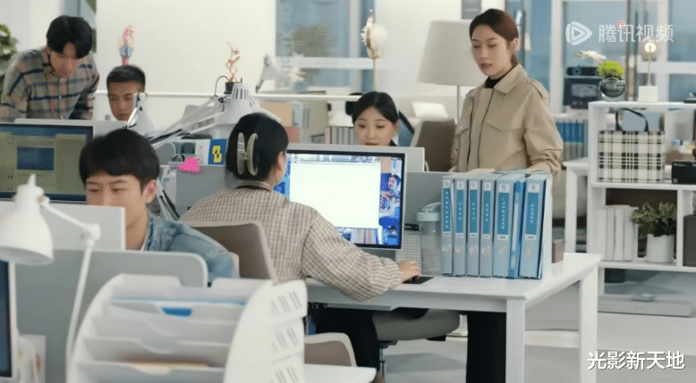 《你比星光美丽》难看到许凯挽不回口碑，国产剧的缺点占全了