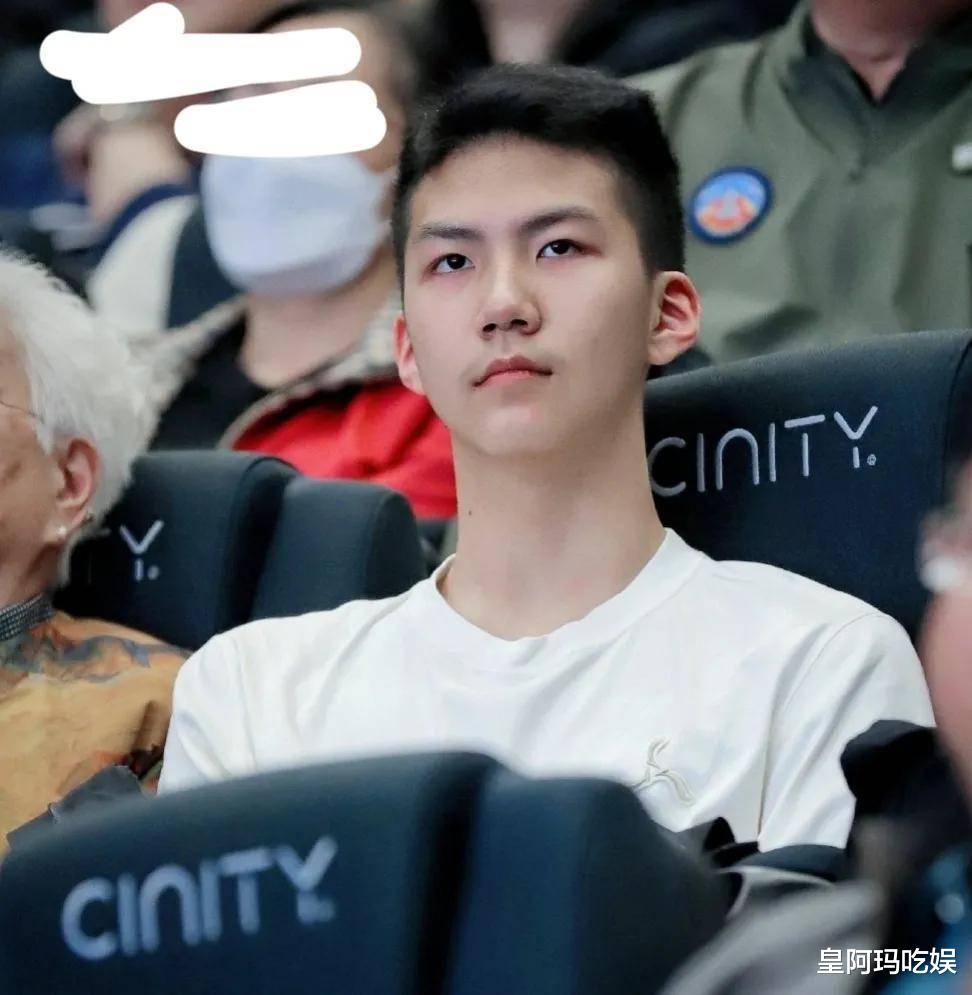 爸爸去哪儿|《爸爸去哪儿》男孩现状：三位已成180+猛男，kimi被藏不给看脸
