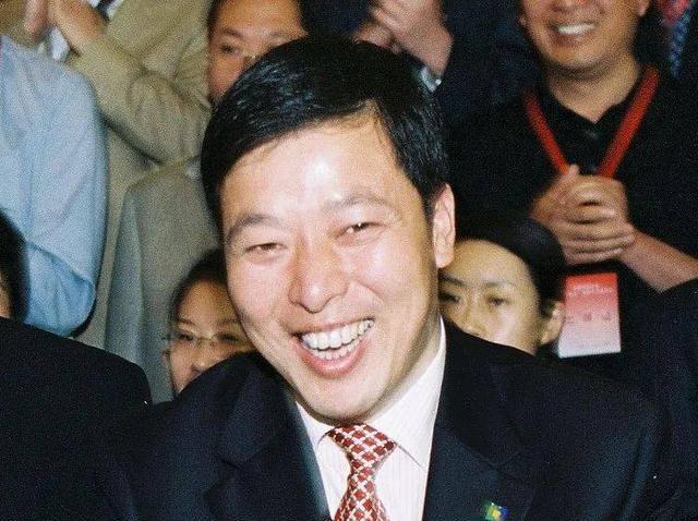 年入8177亿!超越华为成为国内最大民企,江苏女首富哪来那么多钱