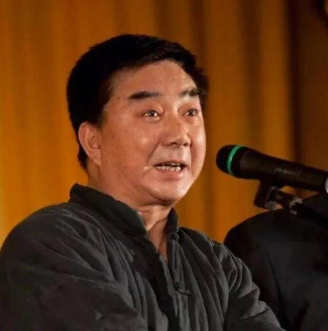 唐爱国：姜昆亲传徒弟年少入伍，两次赴前线，看透郭德纲