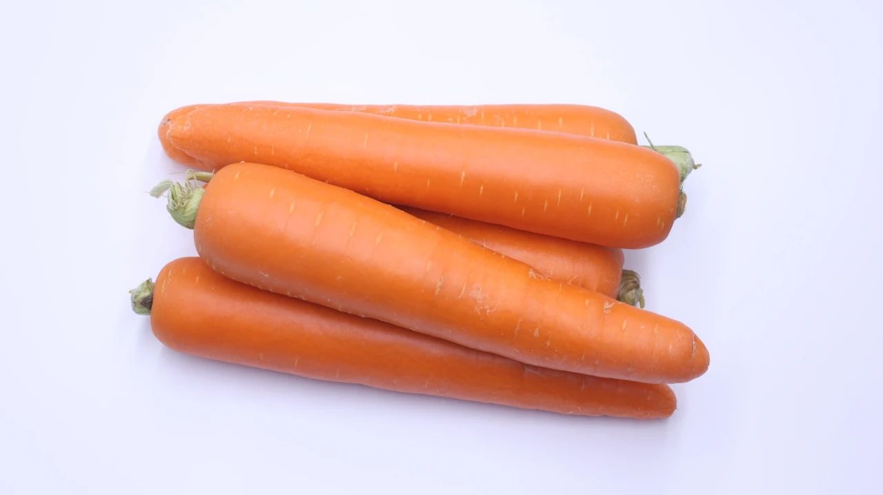 维生素也伤肝?别把这3种维生素当保健品吃,医生告诉你实情