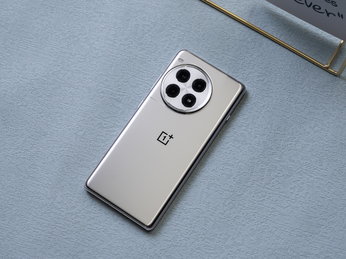 现在一部手机,一句话,一下子就能搞定一个精细的出行计划!