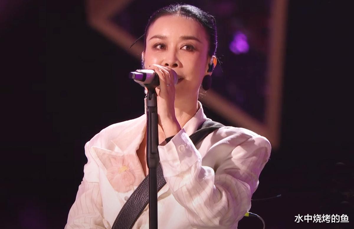 《歌手》落幕,有2个惊喜和4大遗憾,花边热搜大于出圈舞台,歌王剧本劝退观众