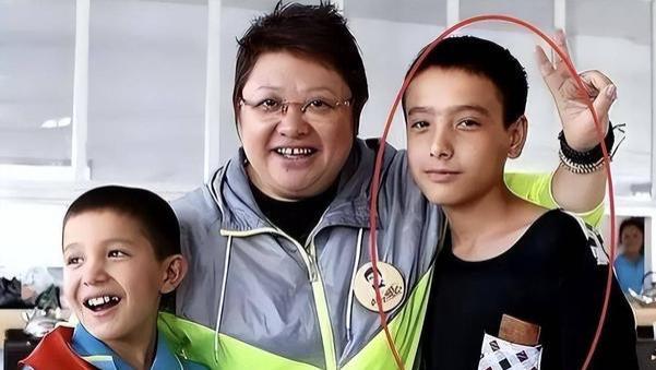 侵吞善款、贪污上亿，韩红遭实名举报，4年了，她还在等一声道歉