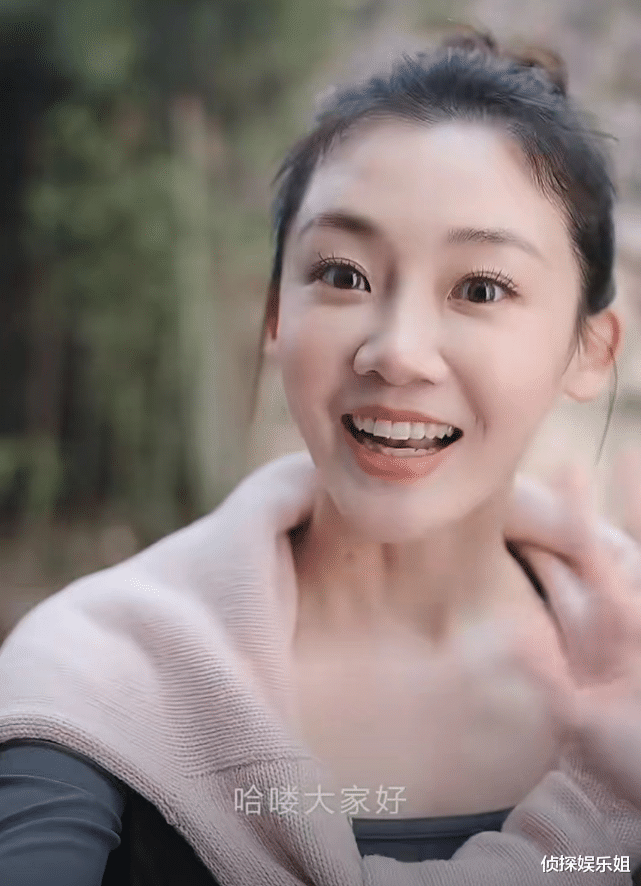 郑恺老婆挑战高难度瑜伽，轻松完成空中一字马，身材纤瘦又美又飒