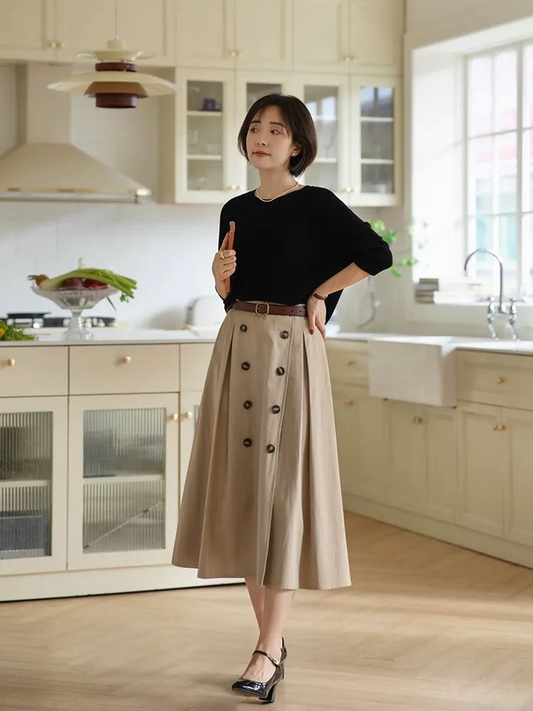 这是我见过最会穿的“短发博主”,时髦又干练