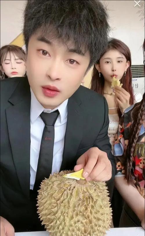 毫不留情面！辛巴复播第一天带货64亿！怒喷叶珂：你是个什么东西