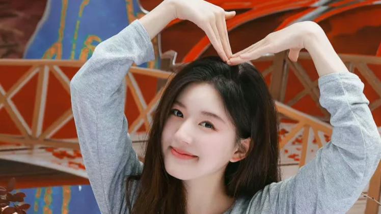 娱乐圈：阿娇甜蜜情人节、浪姐何超莲参加选拔！赵露思冒犯道歉！