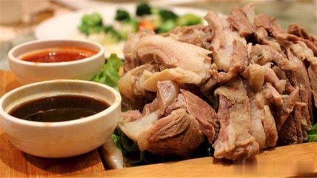 炖羊肉放什么调料?这4种香料缺一不可,羊肉鲜嫩,香飘百里