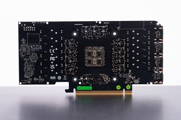 经典不朽！影驰4070 Ti S经典金属大师上手体验