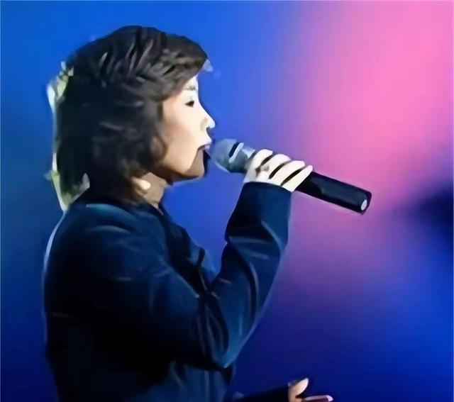 叶凡从高烧再到去世仅16天，演唱现场复发，后抢救无效离世