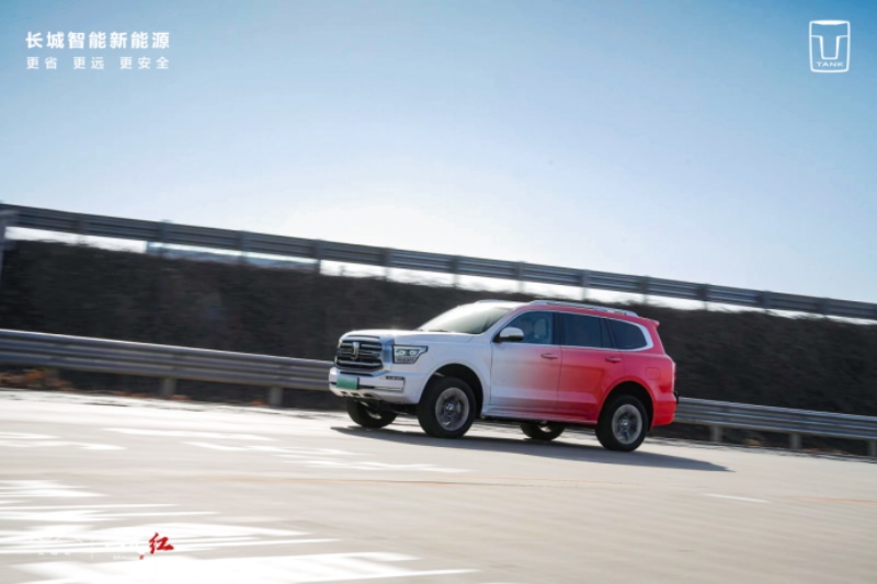 超长纯电续航电混越野SUV，坦克500Hi4-Z上市，售价36.38万元