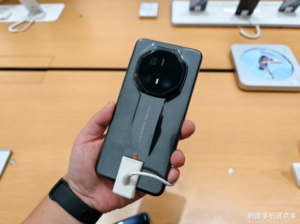 华为Mate70标准版：突然全版本现货！花粉：其余版本预约+抢购！