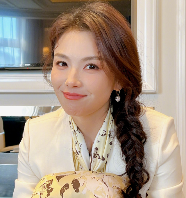 25年前王力宏拍的娃哈哈广告，谁注意到女配？如今火得一塌糊涂