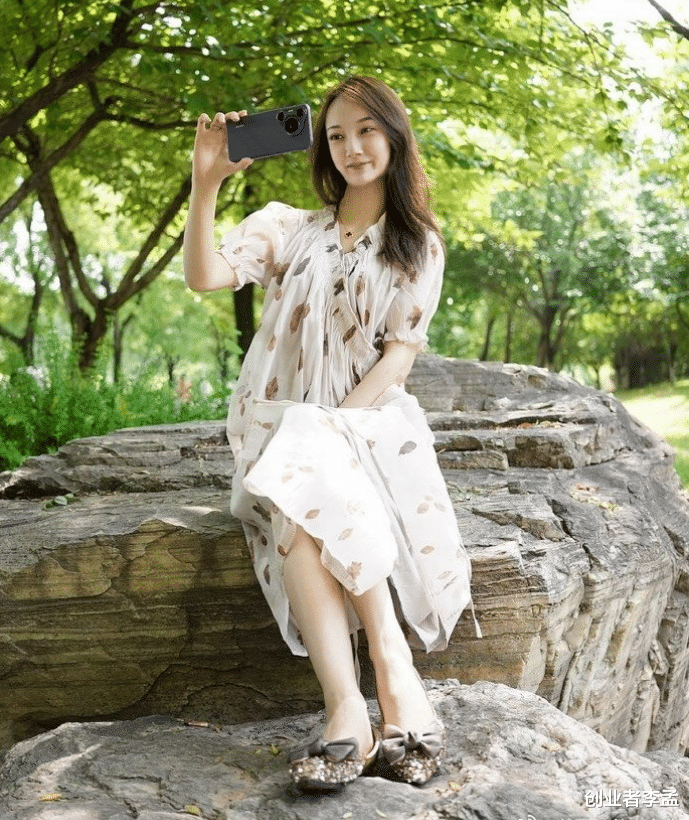 男子爬山失足求救，三台手机就华为有信号，华为有啥独特优势？