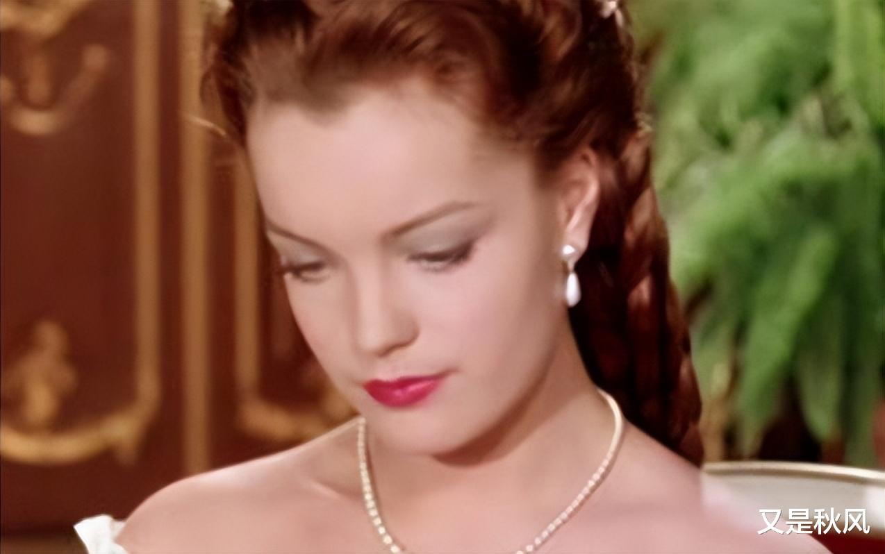 茜茜公主的荒唐人生:为了男人放弃事业,惨遭抛弃,43岁遗憾离世