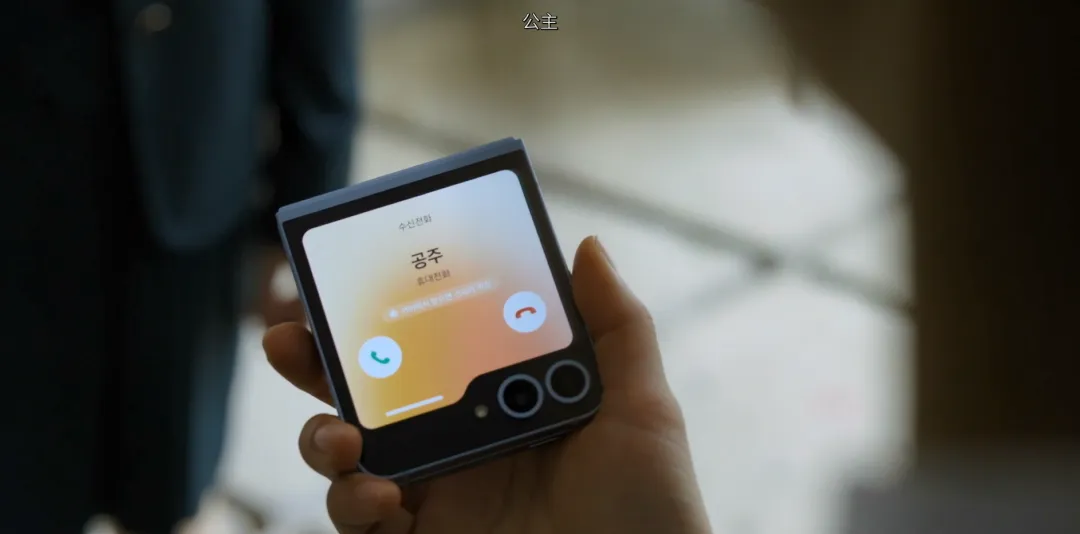 离开渣男后,她也「下海」了