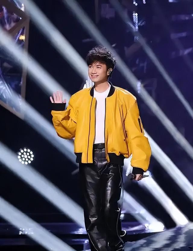 古巨基举办结婚10周年纪念派对！为满足儿子心愿，现场星光熠熠