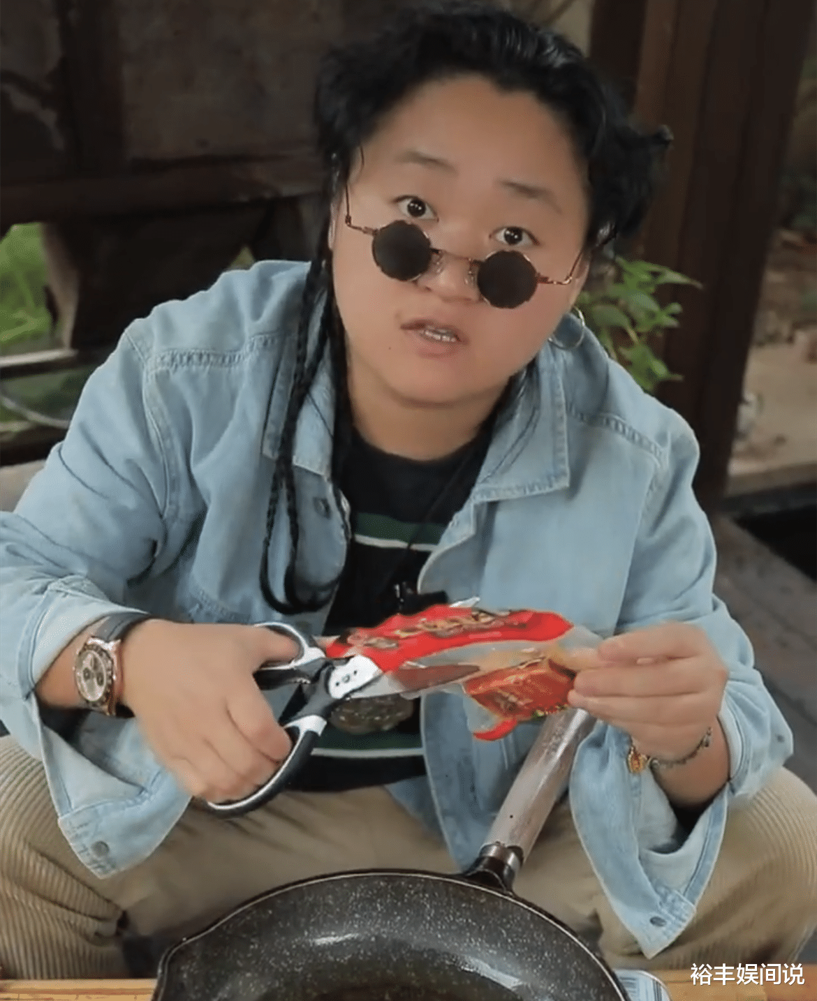 破案了!网红“背锅侠”自曝性别男身份证女,与二婚初恋孕育孩子