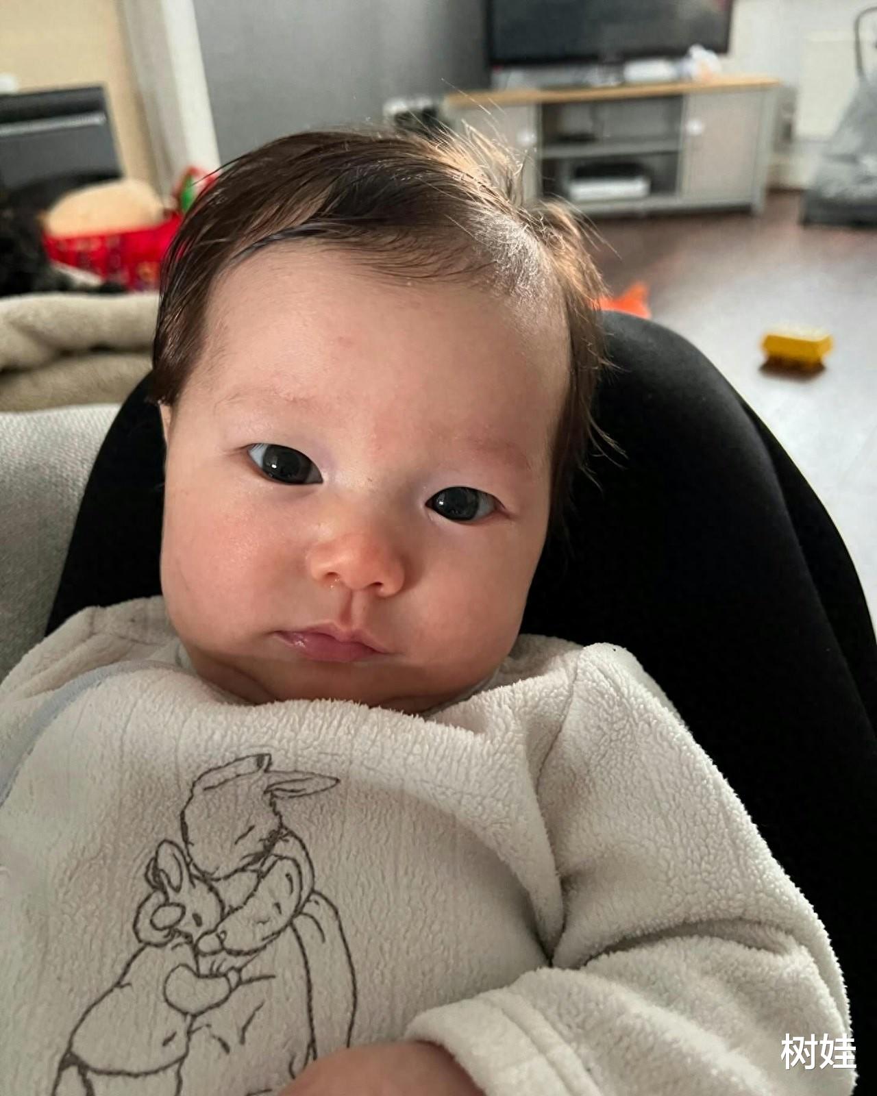 刘家良小女儿移居英国，四年内生了三个混血女儿，丈夫做清洁工作