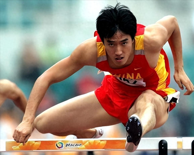 善恶到头终有报！刘翔多年终“翻红”，罪魁祸首贪污1200万被公审