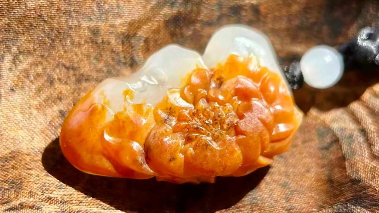 石头料、狂抹油、大汗手？把玩和田玉时都有哪些忌讳？