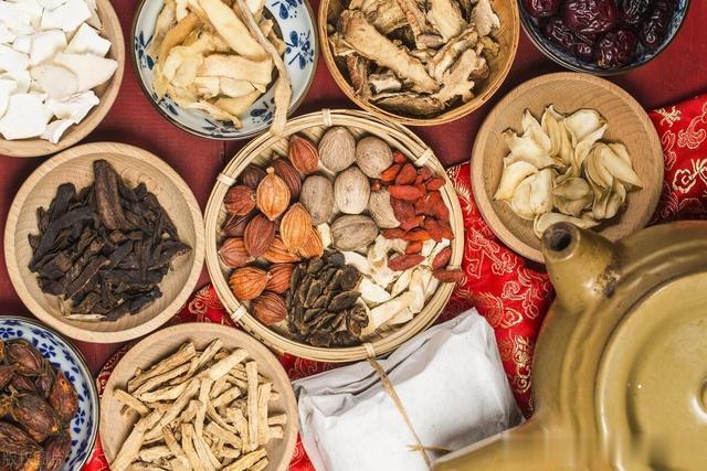 动不动就大汗淋漓，小心是心阳亏虚！张仲景仅用两味药，强心止汗