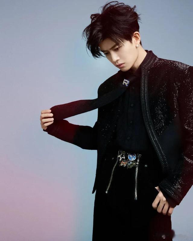 跨年晚会一夜，最帅男艺人洗牌，酷盖登顶，于适第9嘉伦第8李现6