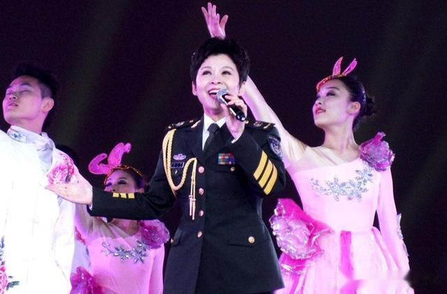 春晚|董文华：上春晚14次，因绯闻被资本雪藏，如今逆风翻盘成人生赢家