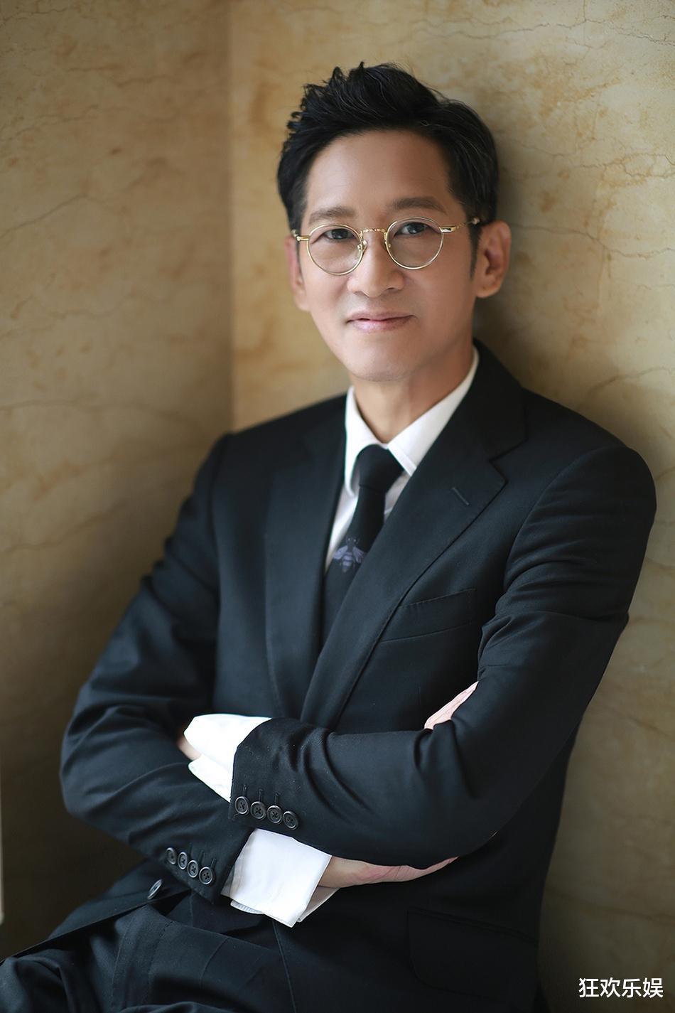 想不到9月还没结束,国家一级演员王劲松,就给影视圈演员敲警钟