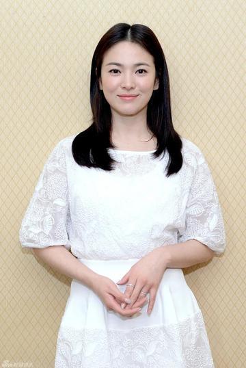 国民女神宋慧乔:被财阀控制的负面新闻缠身,其实韩国不止她一人